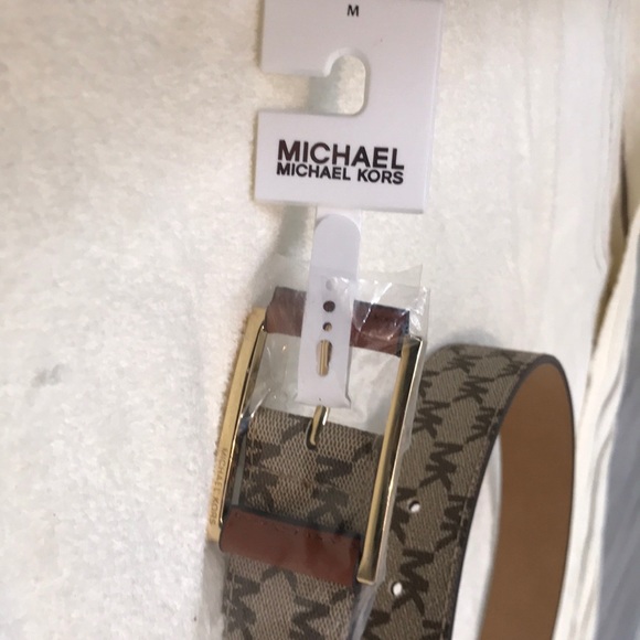 Michael Kors leather belt - Picture 2 of 7